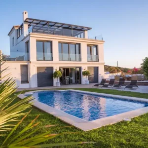 House blessing in Toronto prices